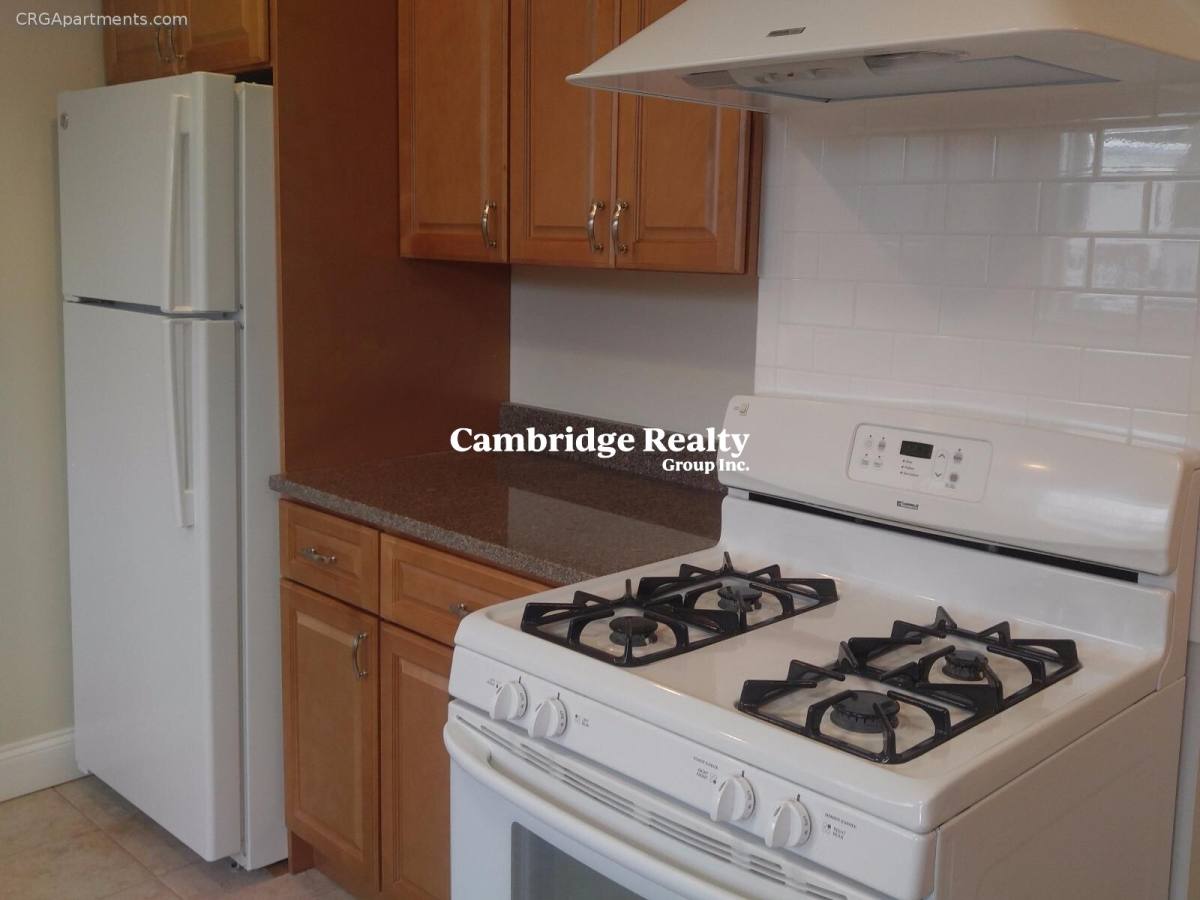 Apartment for rent at 69 Newton St #2L, Somerville, MA 02143