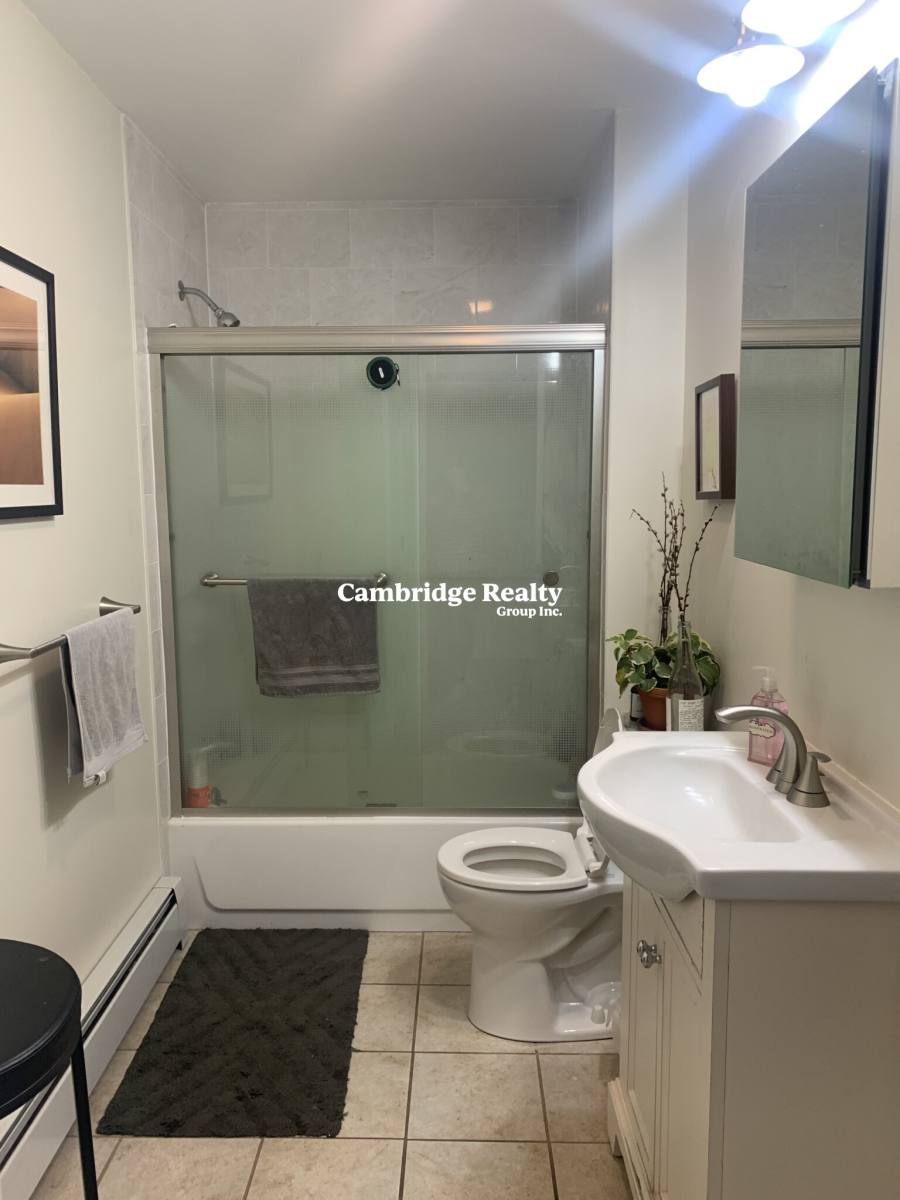 Apartment for rent at 69 Newton St #2L, Somerville, MA 02143