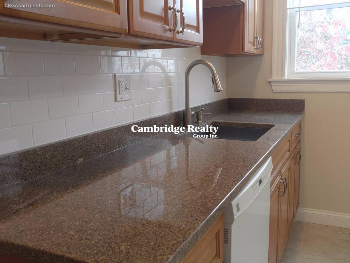 Apartment for rent at 69 Newton St #2L, Somerville, MA 02143