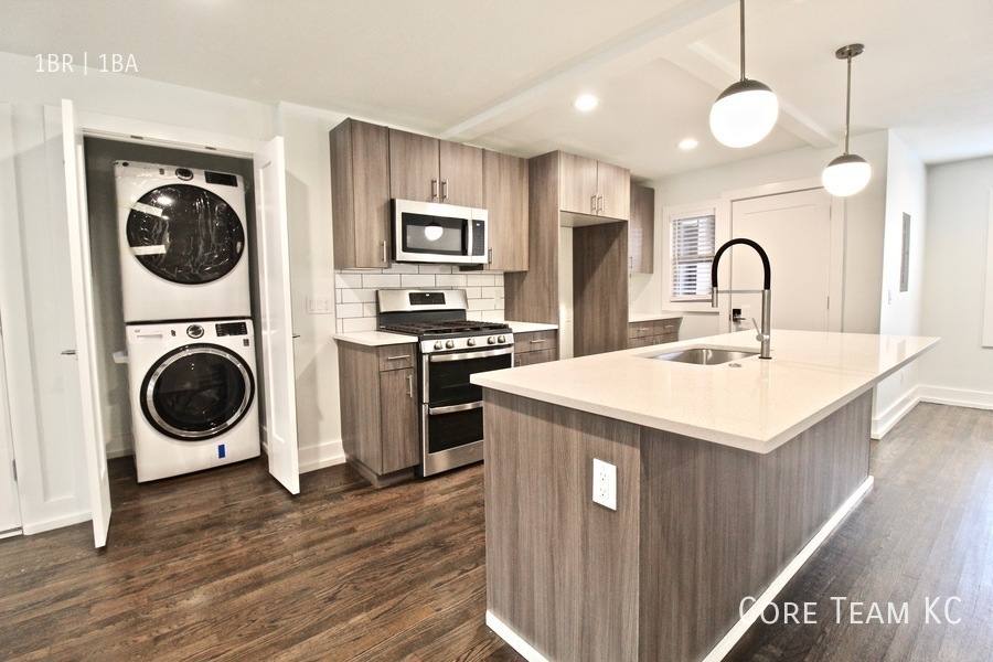 Apartment for rent at 4315 Roanoke Parkway #2N, Kansas City, MO 64111