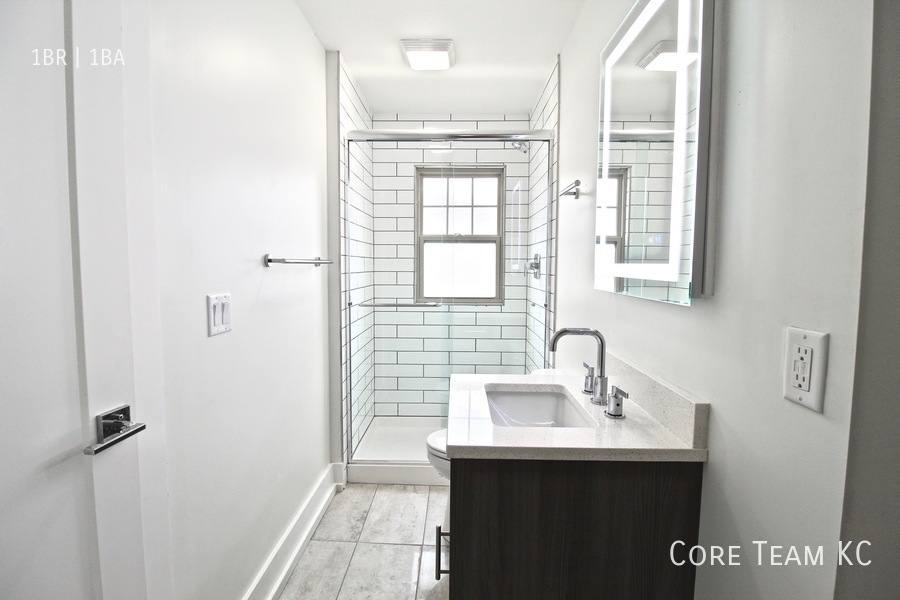 Apartment for rent at 4315 Roanoke Parkway #2N, Kansas City, MO 64111
