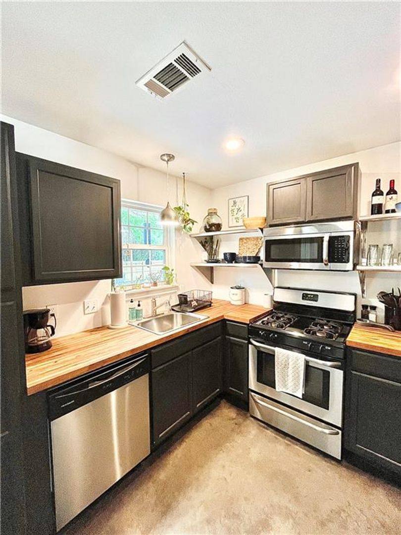 House for rent at 721 Dockery Lane, Fayetteville, AR 72701