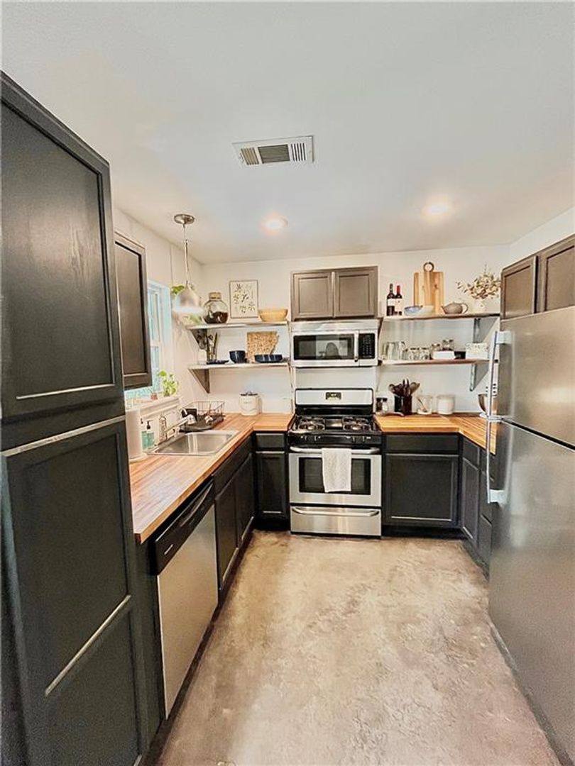 House for rent at 721 Dockery Lane, Fayetteville, AR 72701