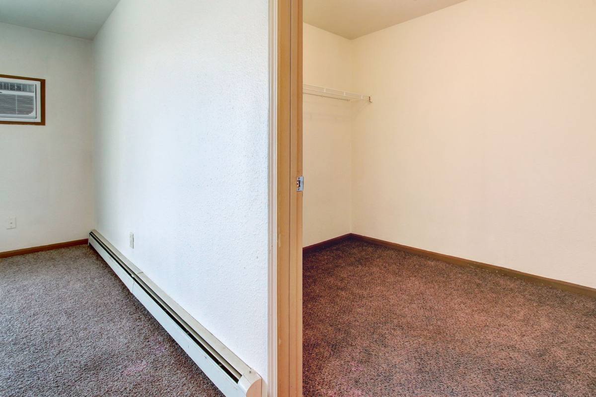 Apartment for rent at 419 Stratford Way, Holland, MI 49423