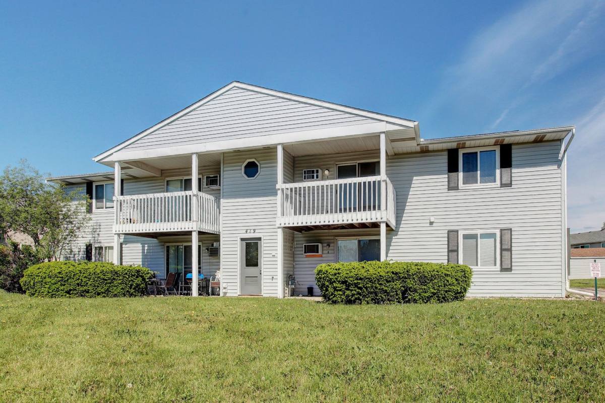 Apartment for rent at 419 Stratford Way, Holland, MI 49423