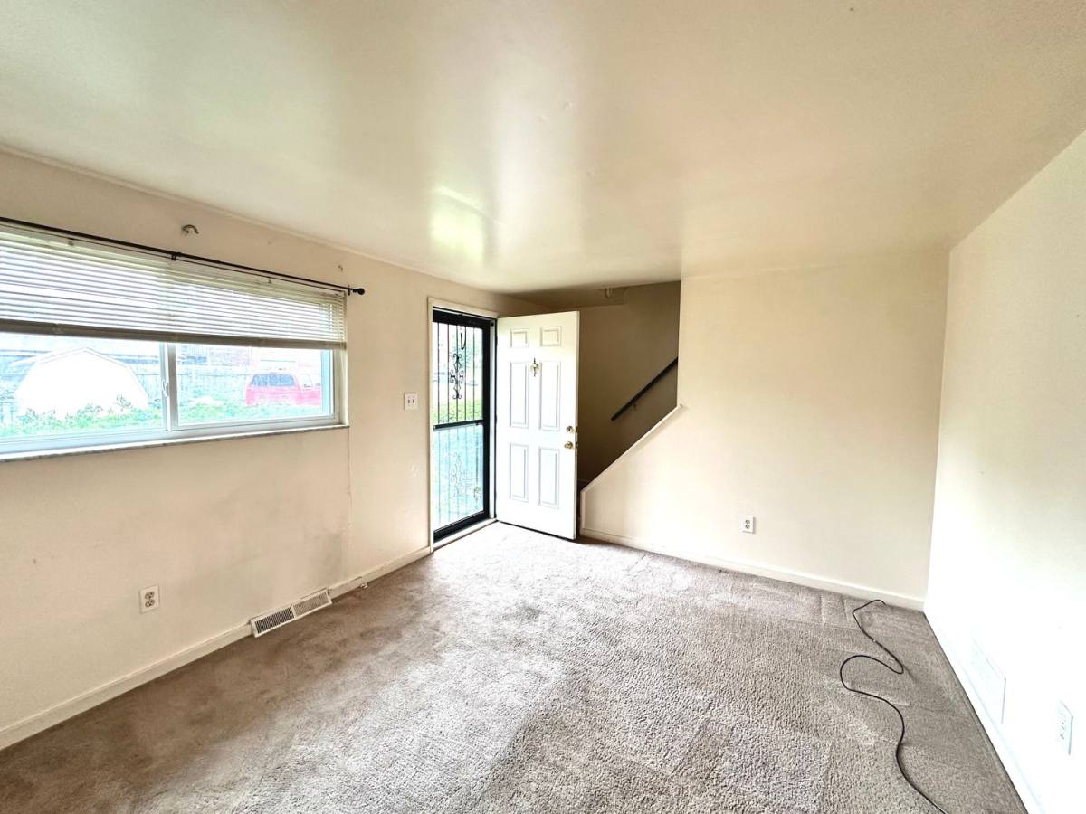 Townhouse for rent at 3305 W Run Rd, Homestead, PA 15120