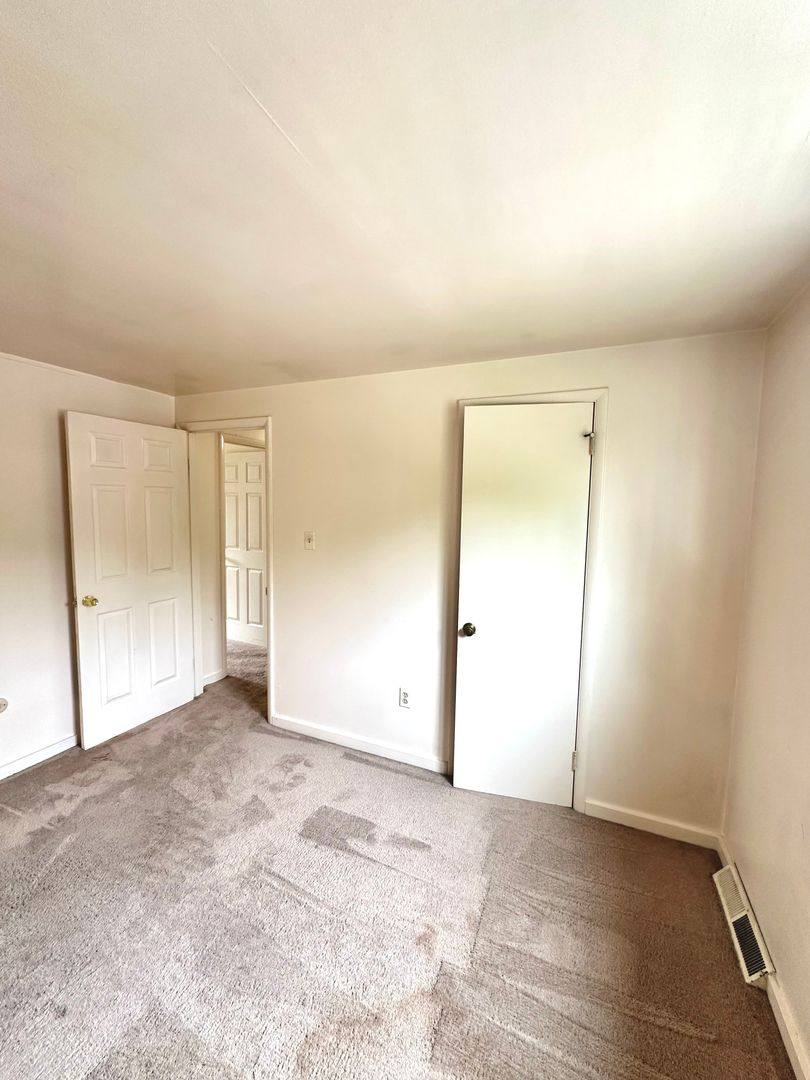 Townhouse for rent at 3305 W Run Rd, Homestead, PA 15120