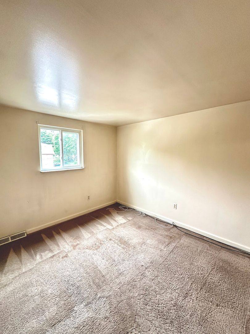 Townhouse for rent at 3305 W Run Rd, Homestead, PA 15120