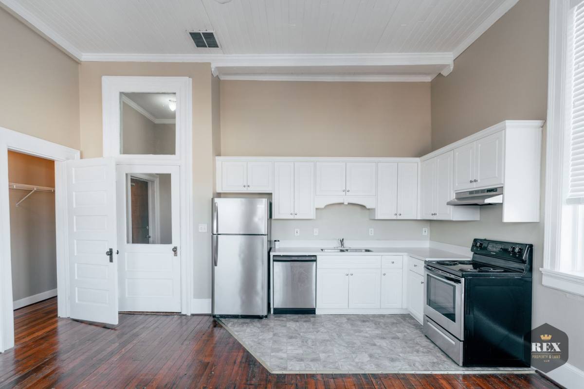Apartment for rent at 1261 Broad St, Augusta, GA 30901
