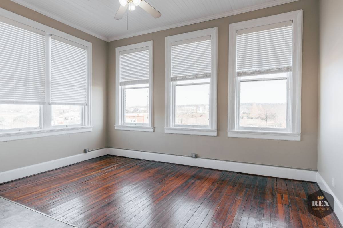 Apartment for rent at 1261 Broad St, Augusta, GA 30901