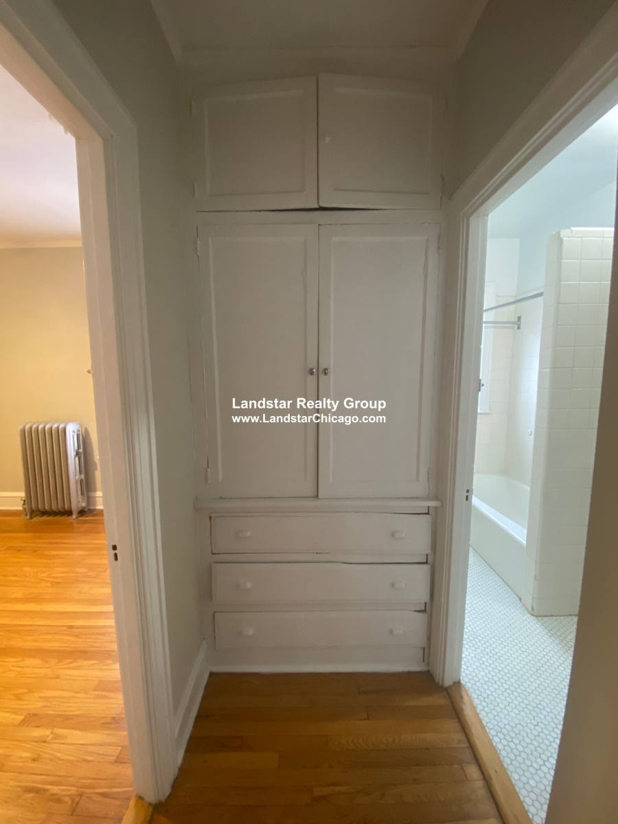 Apartment for rent at 730 Reba Place #B1, Evanston, IL 60202