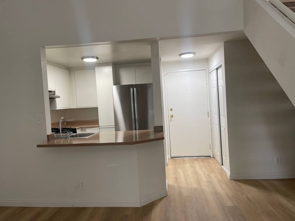 Apartment for rent at 6857 Baird Ave, Reseda, CA 91335