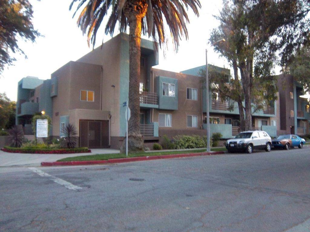 Apartment for rent at 6857 Baird Ave, Reseda, CA 91335