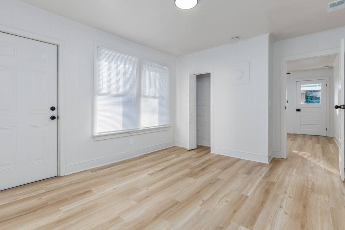 Townhouse for rent at 911 Beaufort St, Columbia, SC 29201