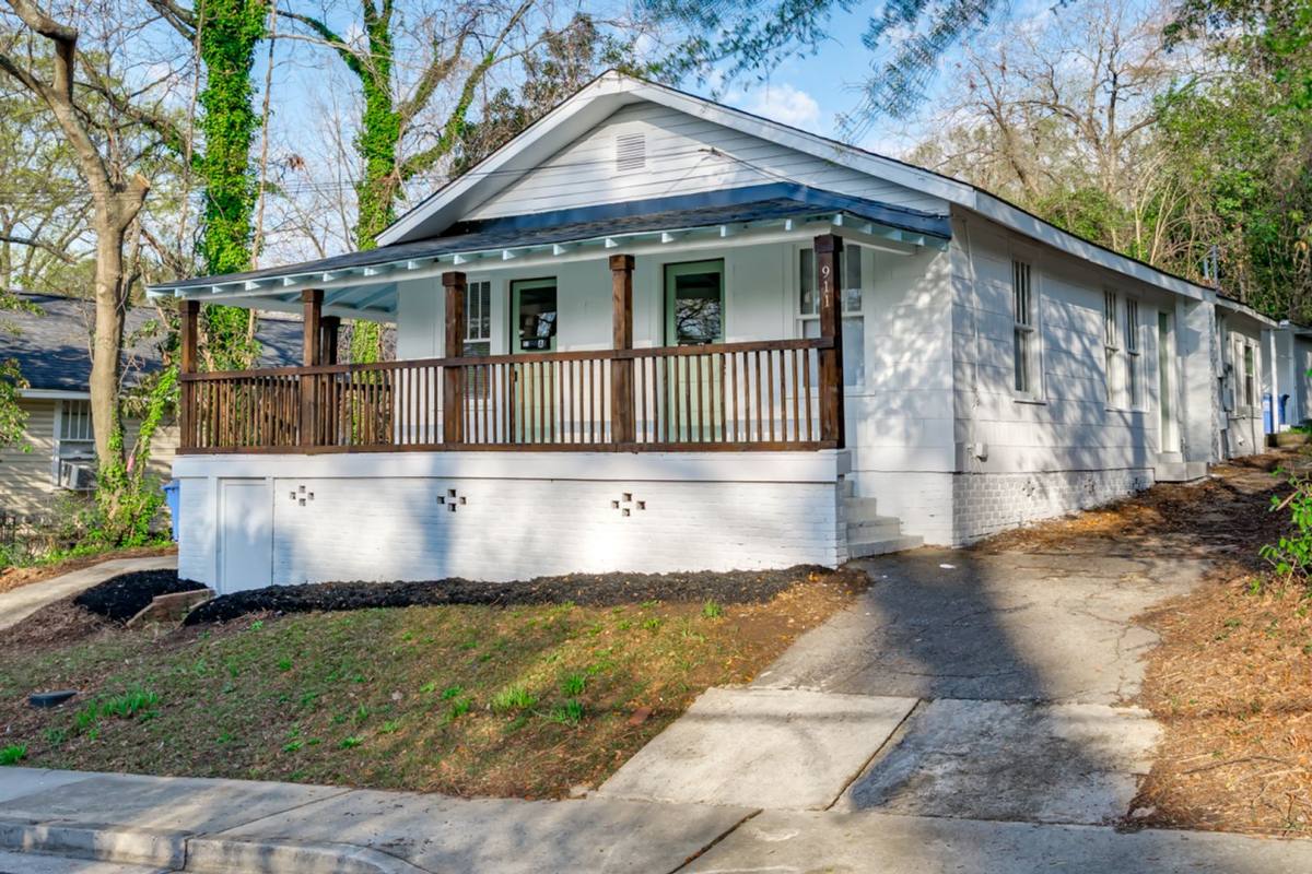 Townhouse for rent at 911 Beaufort St, Columbia, SC 29201