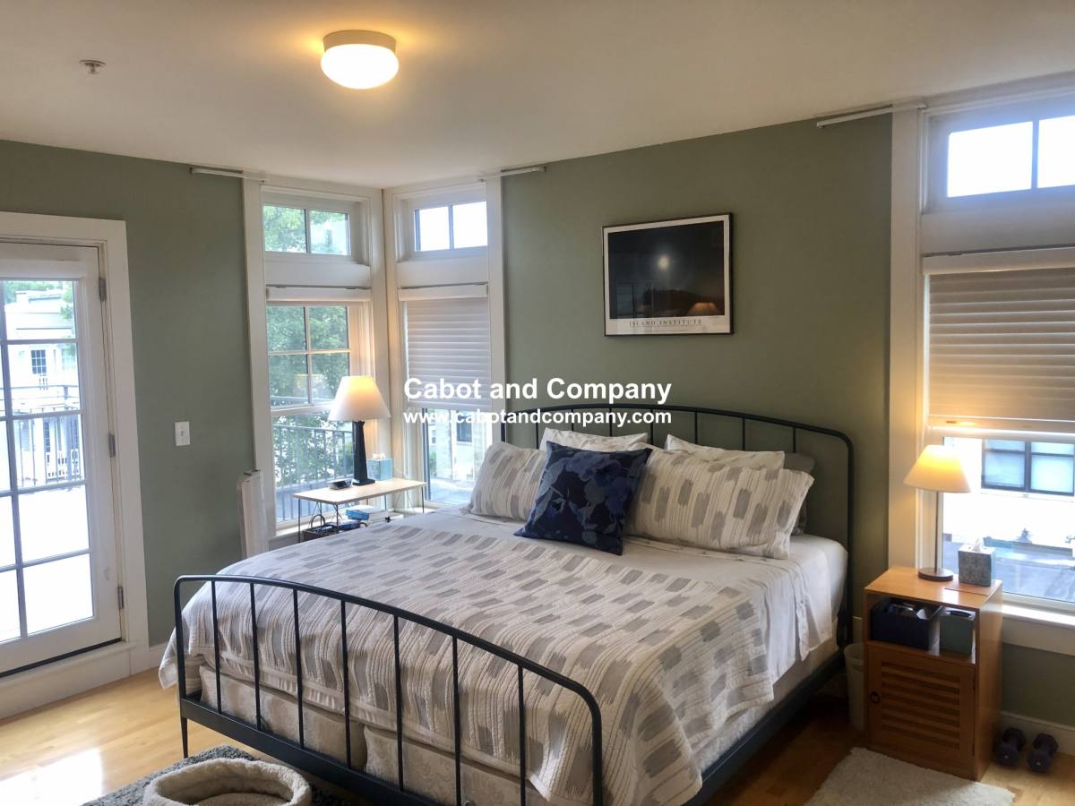 Townhouse for rent at 72 Hamilton St #11, Cambridge, MA 02139