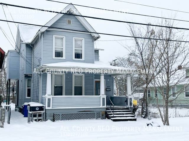 Apartment for rent at 2044 W 44th St #UP, Cleveland, OH 44113