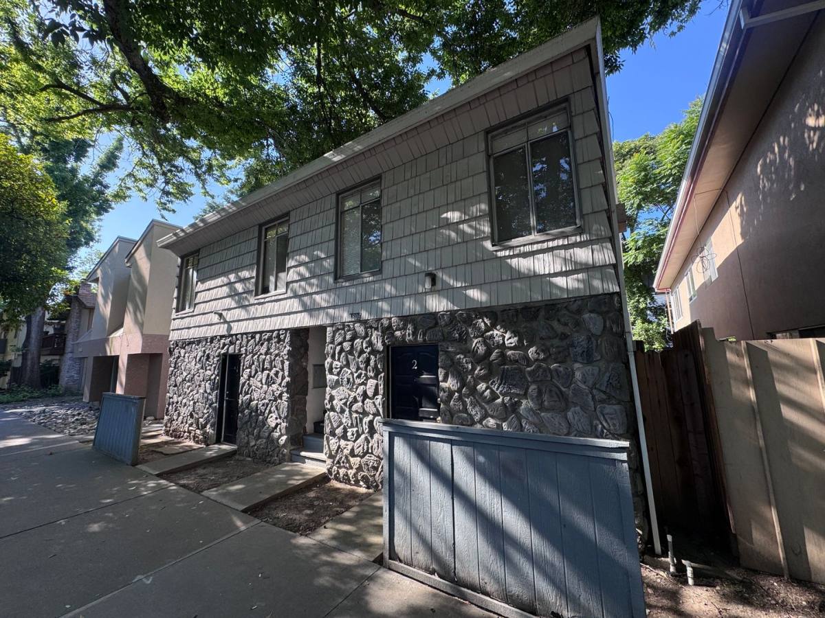 Apartment for rent at 1806 H St, Sacramento, CA 95811