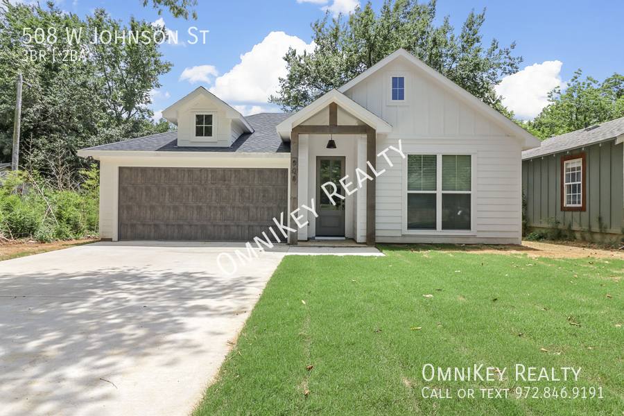 House for rent at 508 W Johnson St, Denison, TX 75020