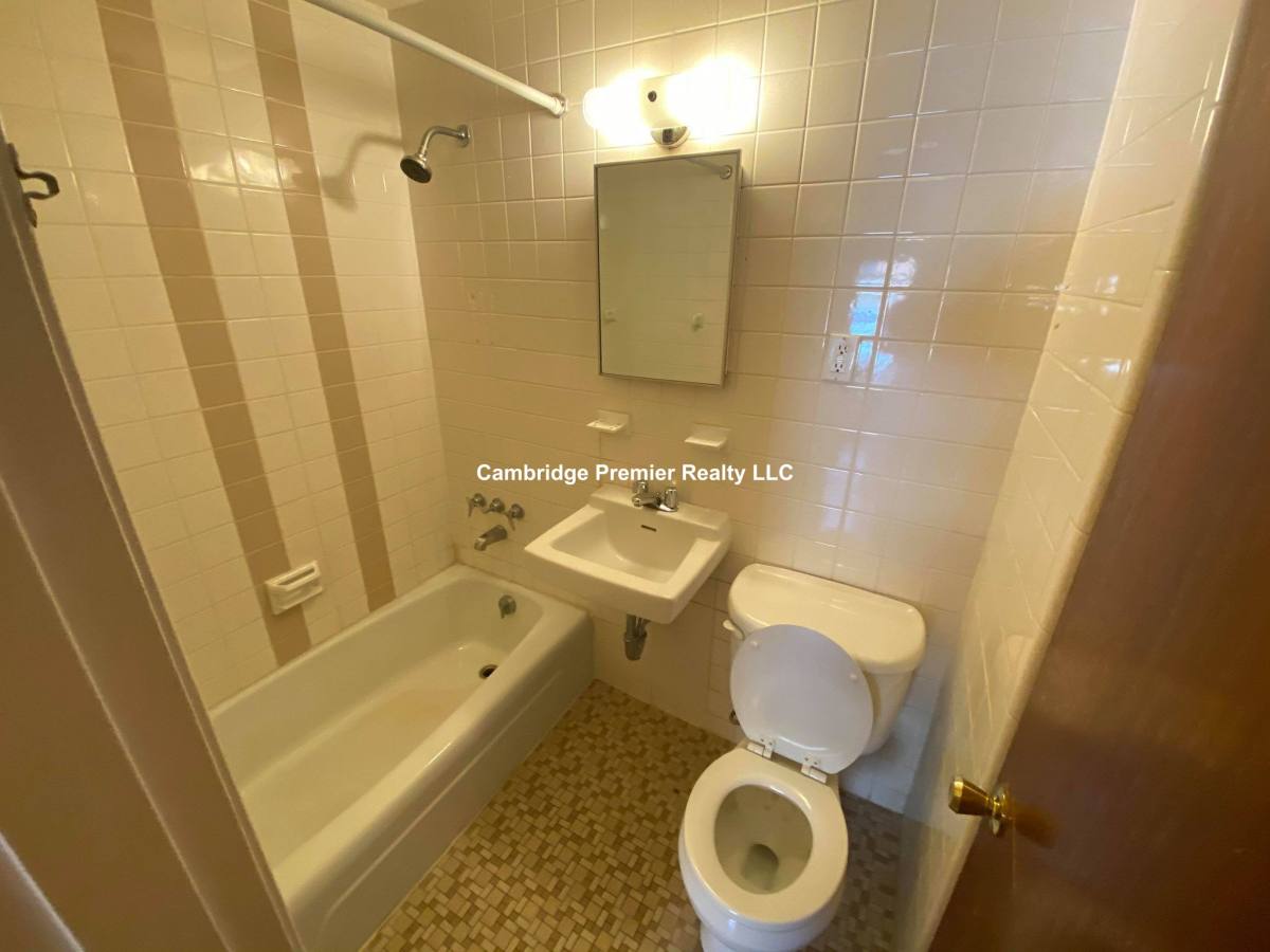 Apartment for rent at 168 Nbeacon St #2A, Brighton, MA 02135