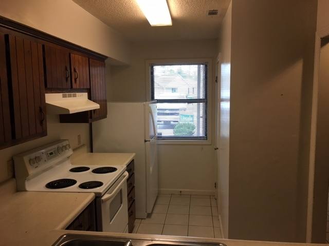 Townhouse for rent at 2726 Tyndall Dr, Valdosta, GA 31602