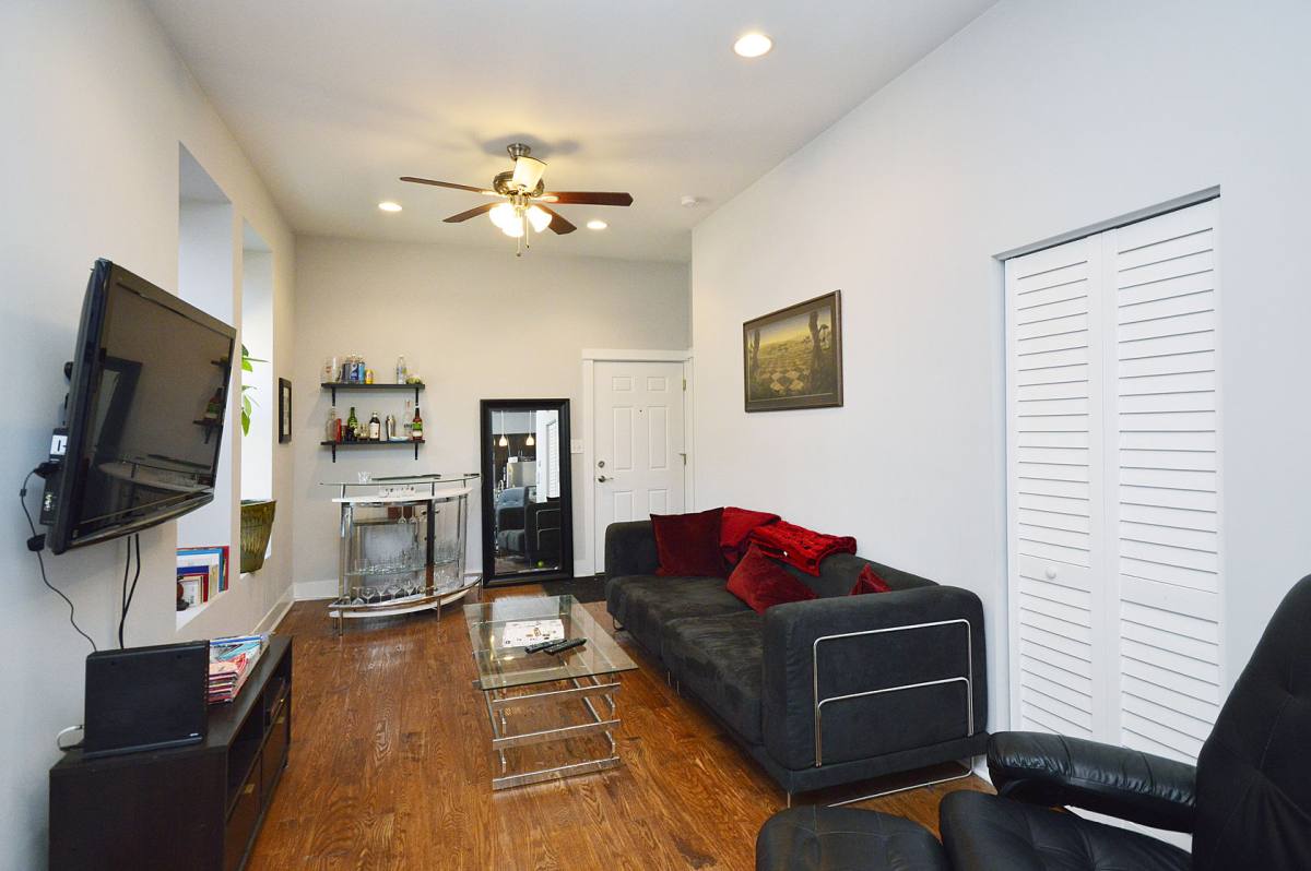 Apartment for rent at 1501 W Superior St #1F, Chicago, IL 60642