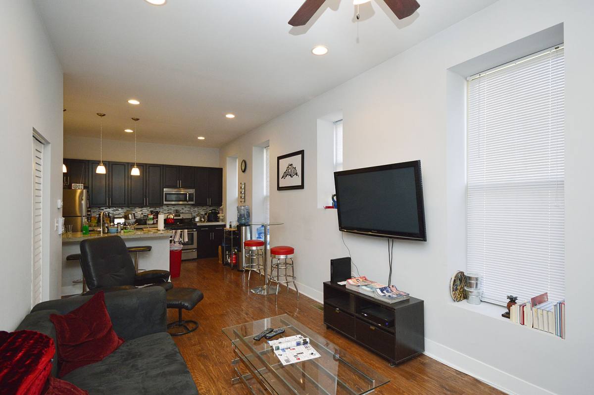 Apartment for rent at 1501 W Superior St #1F, Chicago, IL 60642