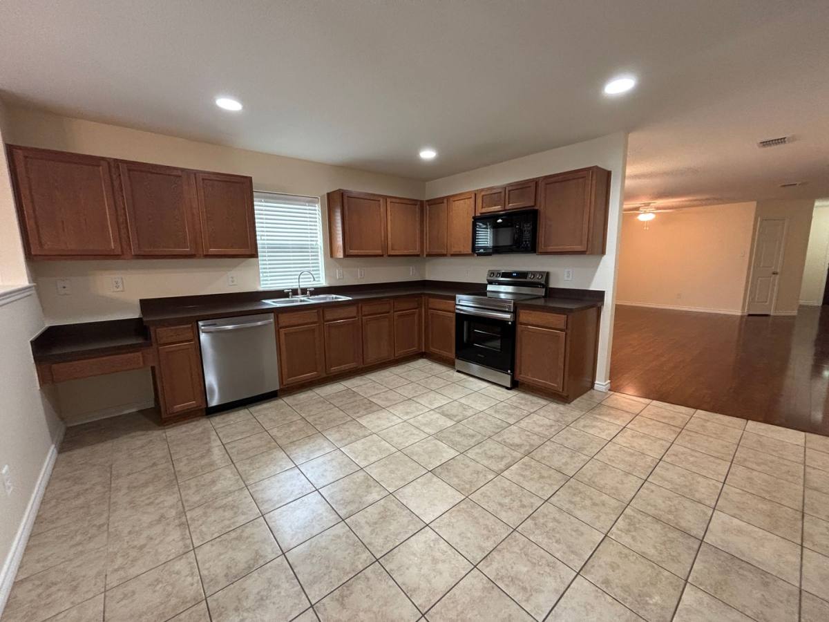 House for rent at 8119 Lost Canyon Trail, Arlington, TX 76002