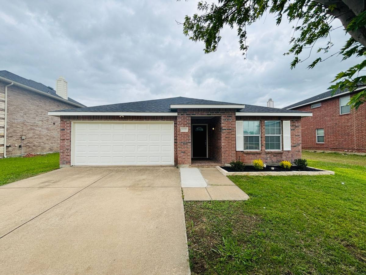 House for rent at 8119 Lost Canyon Trail, Arlington, TX 76002