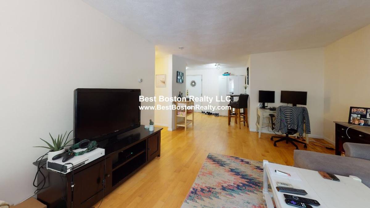 Apartment for rent at 84 Grant St #13, Somerville, MA 02143
