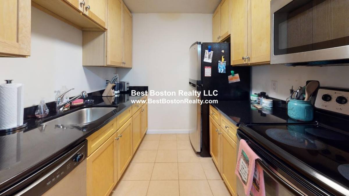 Apartment for rent at 84 Grant St #13, Somerville, MA 02143