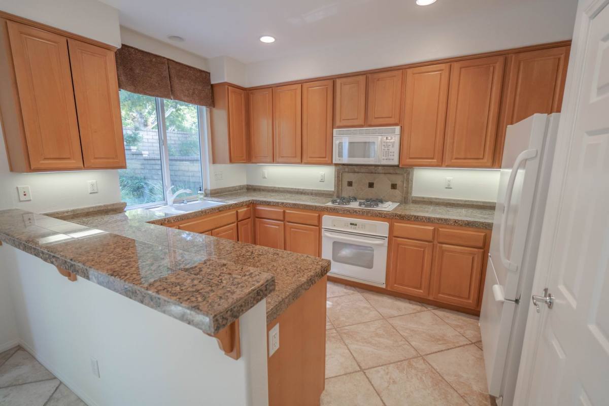 House for rent at 27552 Weeping Willow Dr, Valencia, CA 91354