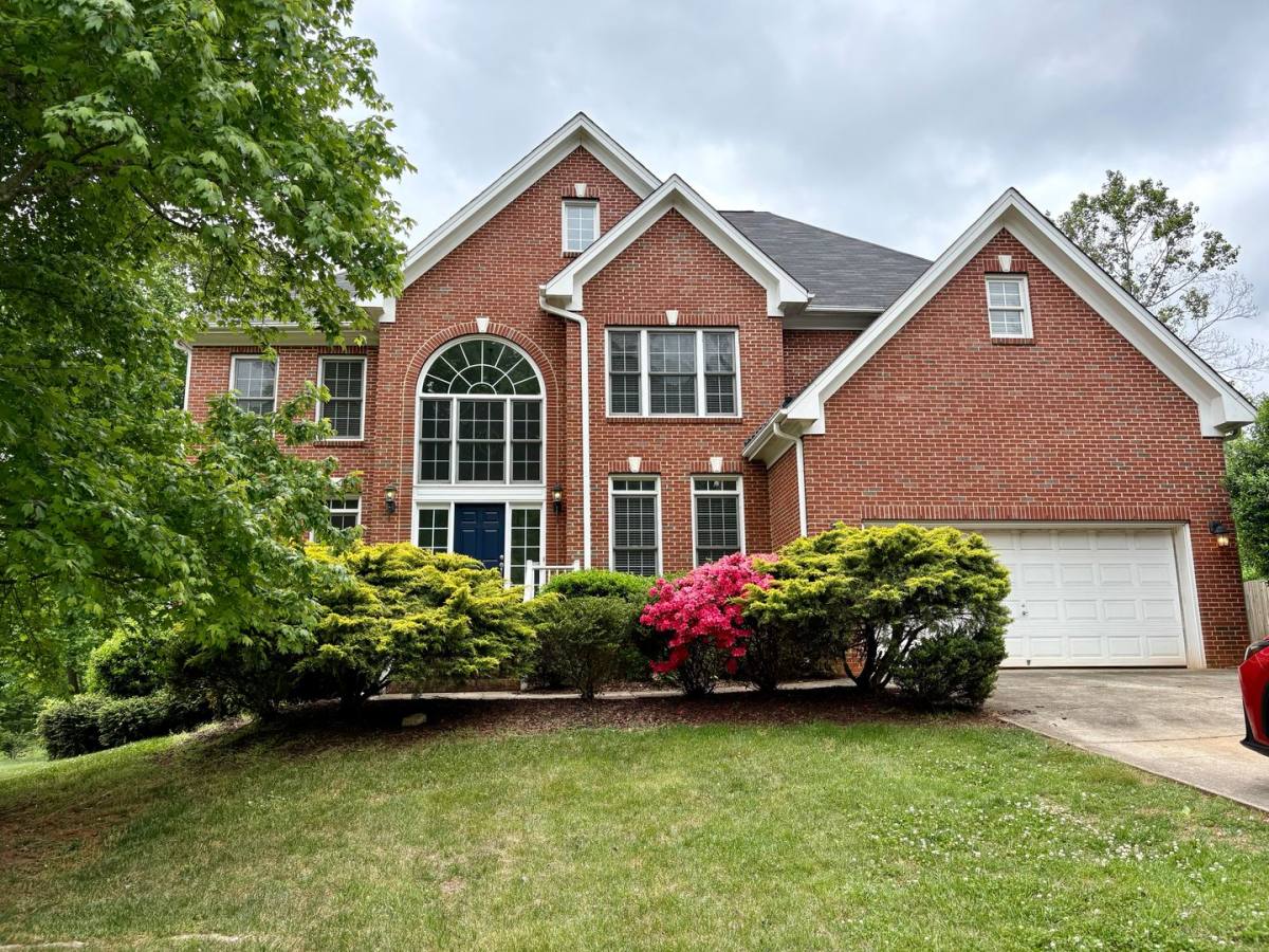 House for rent at 413 Dairy Farm Dr, Hillsborough, NC 27278