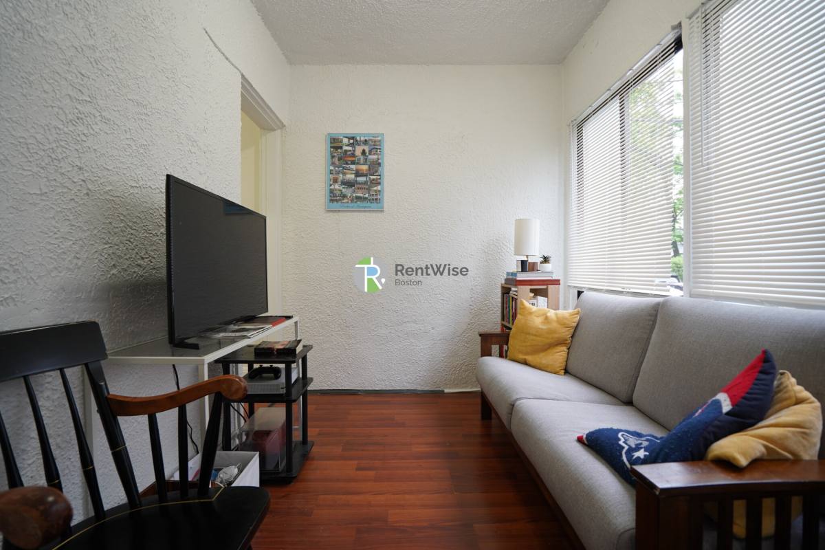 Apartment for rent at 230 Walnut St #31B, Newtonville, MA 02460