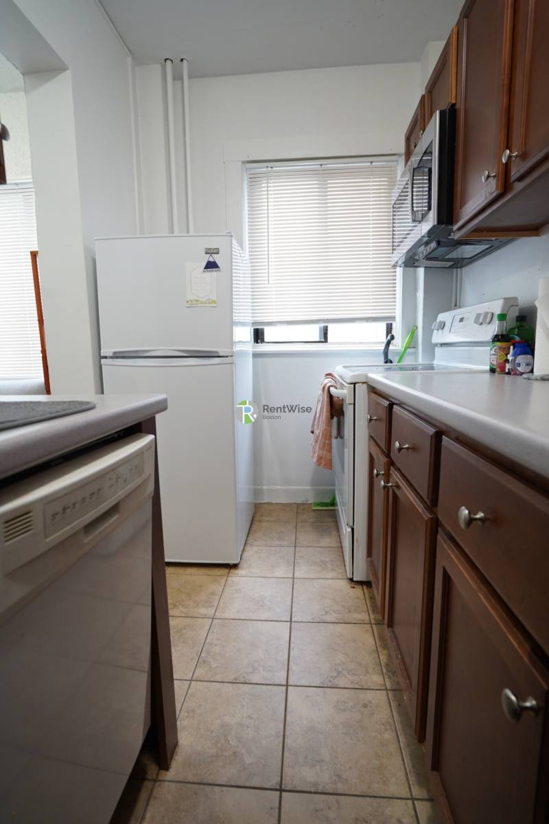 Apartment for rent at 230 Walnut St #31B, Newtonville, MA 02460