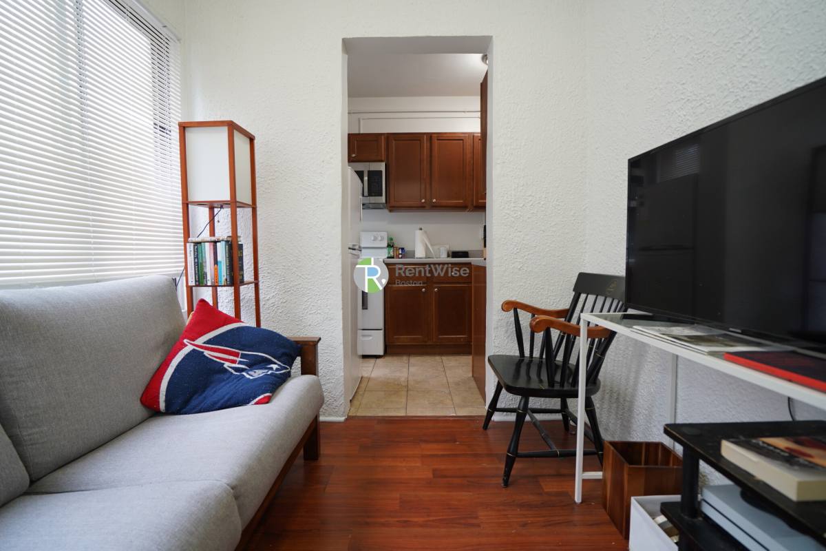 Apartment for rent at 230 Walnut St #31B, Newtonville, MA 02460