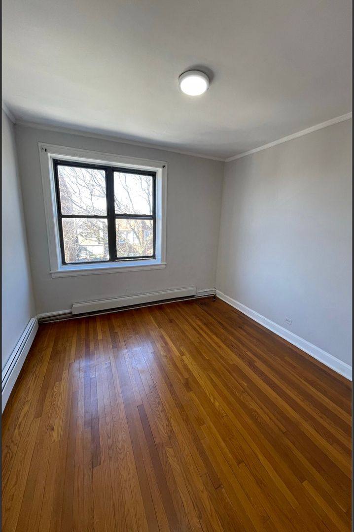 Apartment for rent at 4425-31 N Milwaukee Ave, Chicago, IL 60630