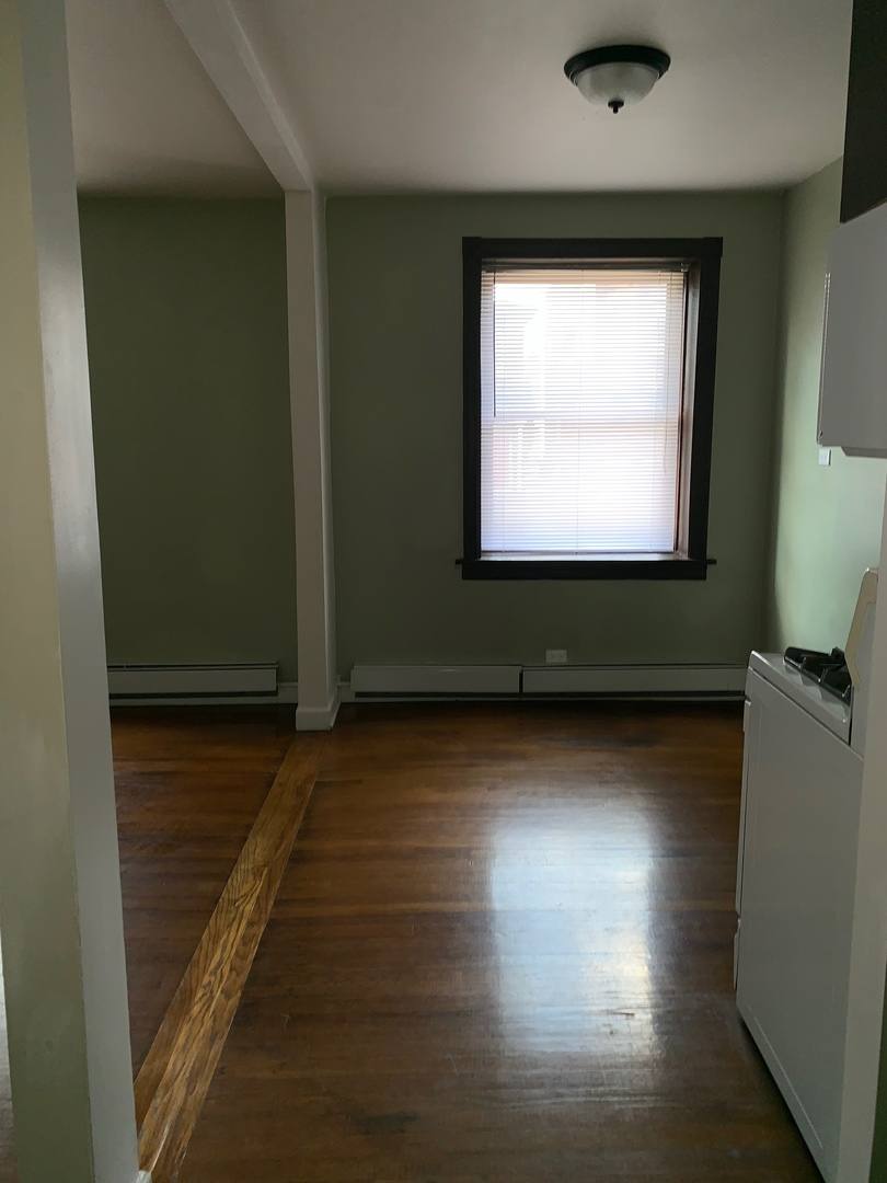 Apartment for rent at 4425-31 N Milwaukee Ave, Chicago, IL 60630