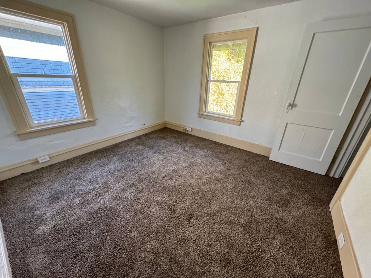 House for rent at 317 E Indiana Ave, South Bend, IN 46613
