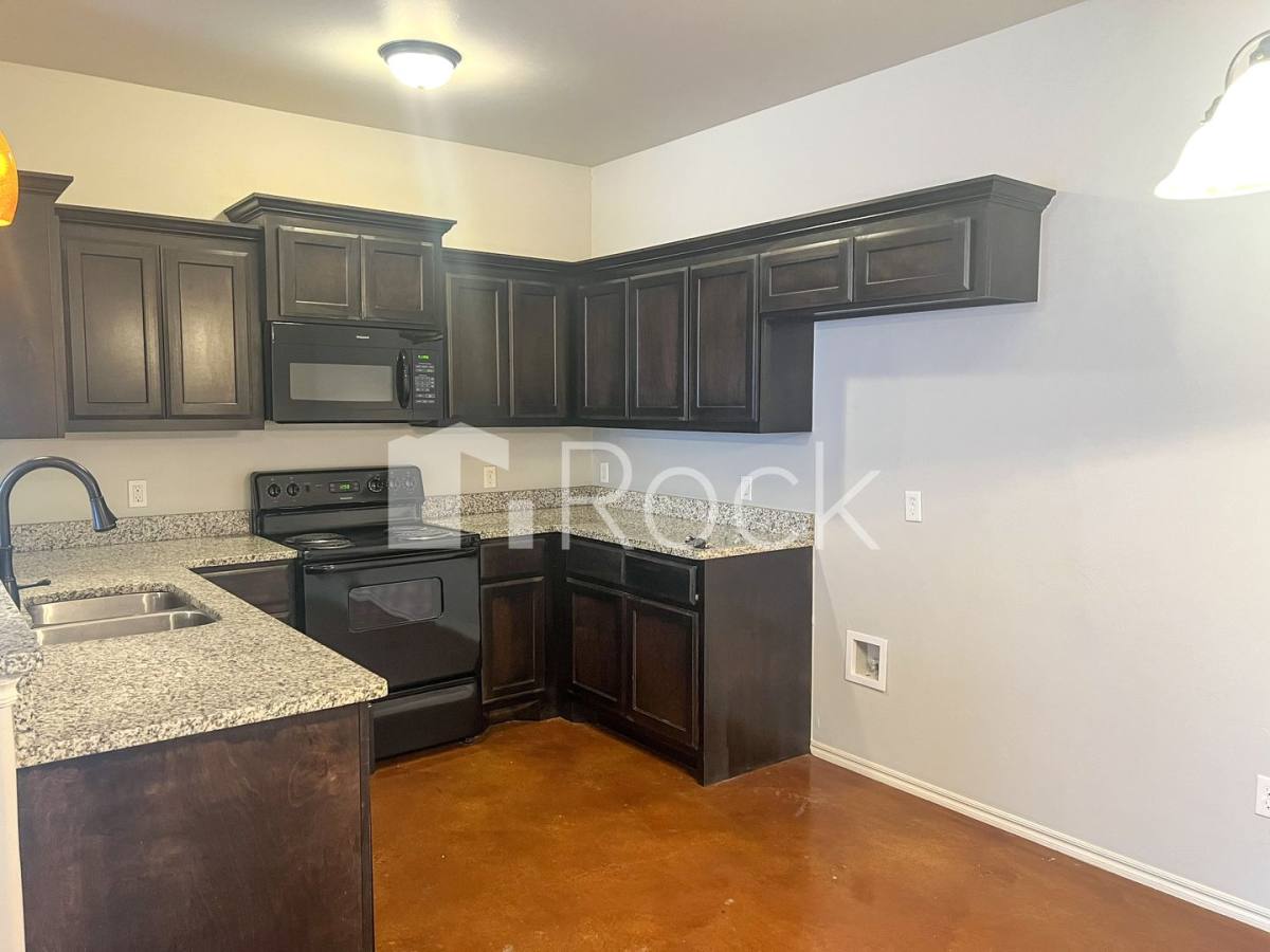Apartment for rent at 1837 Post Oak Rd, El Reno, OK 73036