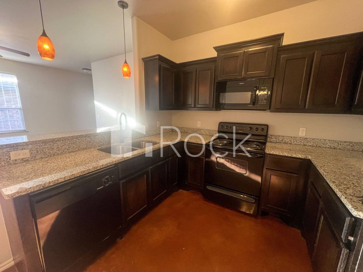Apartment for rent at 1837 Post Oak Rd, El Reno, OK 73036