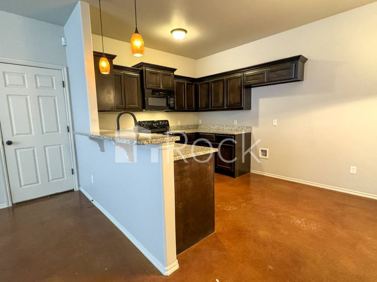 Apartment for rent at 1837 Post Oak Rd, El Reno, OK 73036