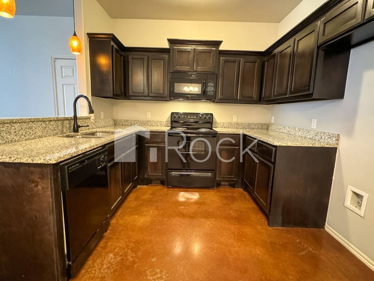 Apartment for rent at 1837 Post Oak Rd, El Reno, OK 73036