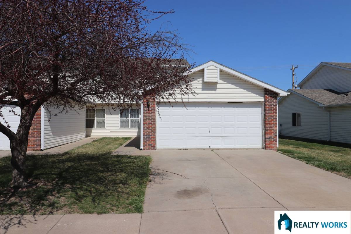 Townhouse for rent at 2230 W Todd Lane, Lincoln, NE 68528