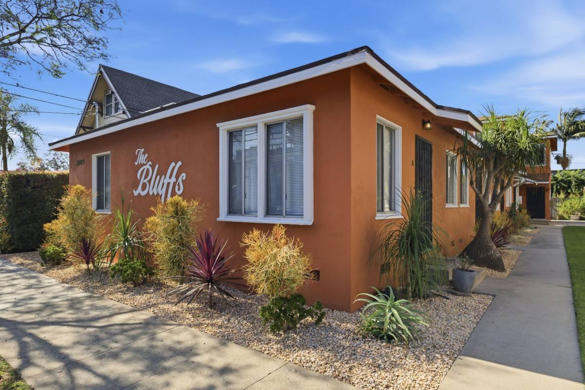 Apartment for rent at 3009 E 3rd St, Long Beach, CA 90814