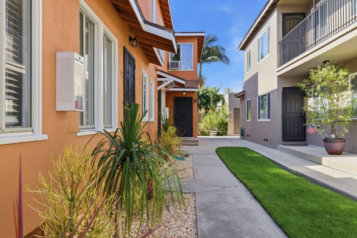 Apartment for rent at 3009 E 3rd St, Long Beach, CA 90814