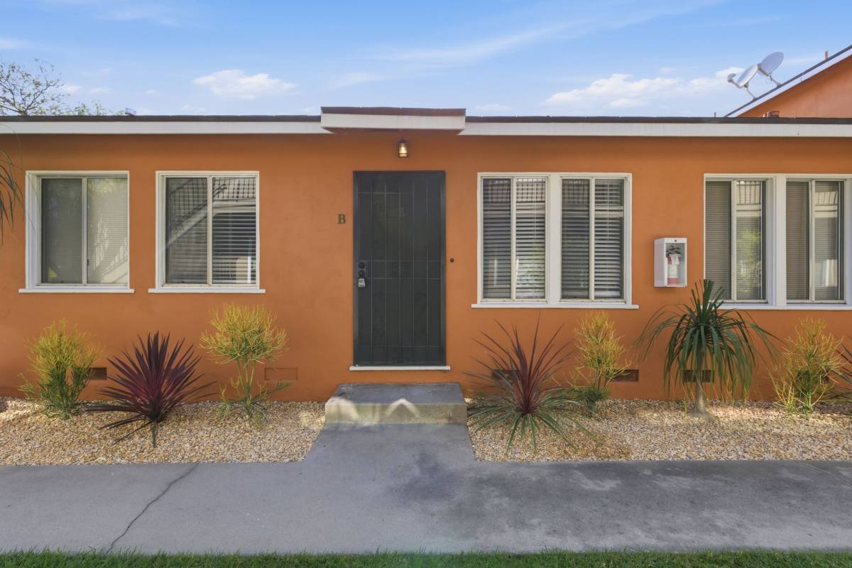 Apartment for rent at 3009 E 3rd St, Long Beach, CA 90814