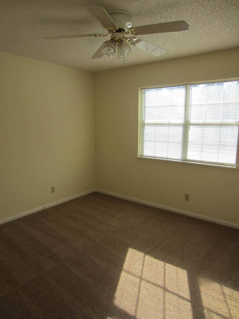 Townhouse for rent at 4 B Wooddale Dr, Valdosta, GA 31602