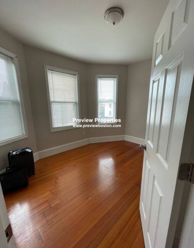 House for rent at 241 Maverick St #3P, East Boston, MA 02128
