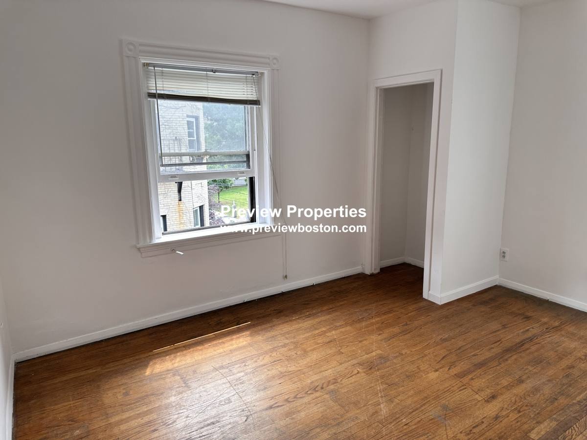 Apartment for rent at 923 Beacon St #3P, Boston, MA 02116